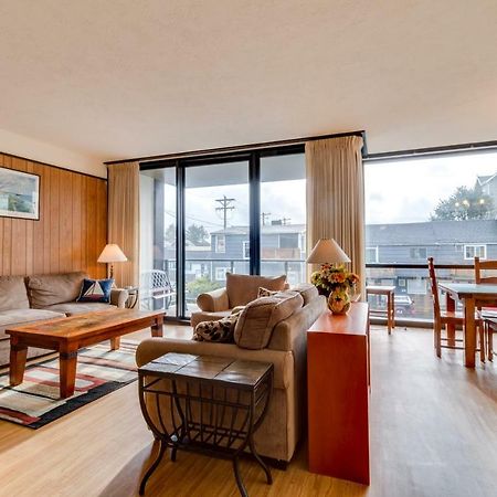 Sand & Sea: The Columbia Apartment Seaside Exterior photo