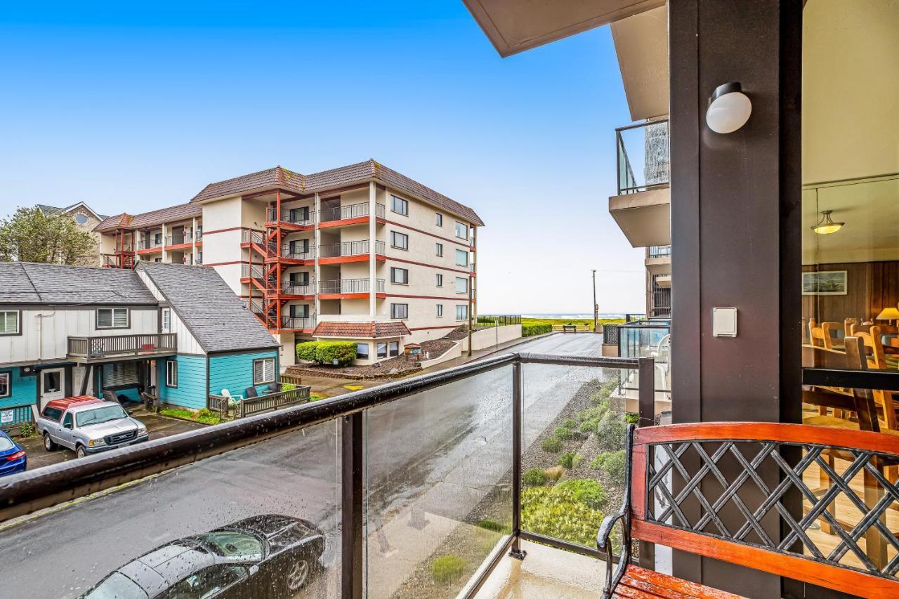Sand & Sea: The Columbia Apartment Seaside Exterior photo